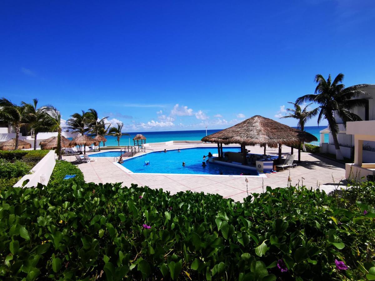 Brisas Beachfront Studios In Hotel Zone Cancún Eksteriør billede