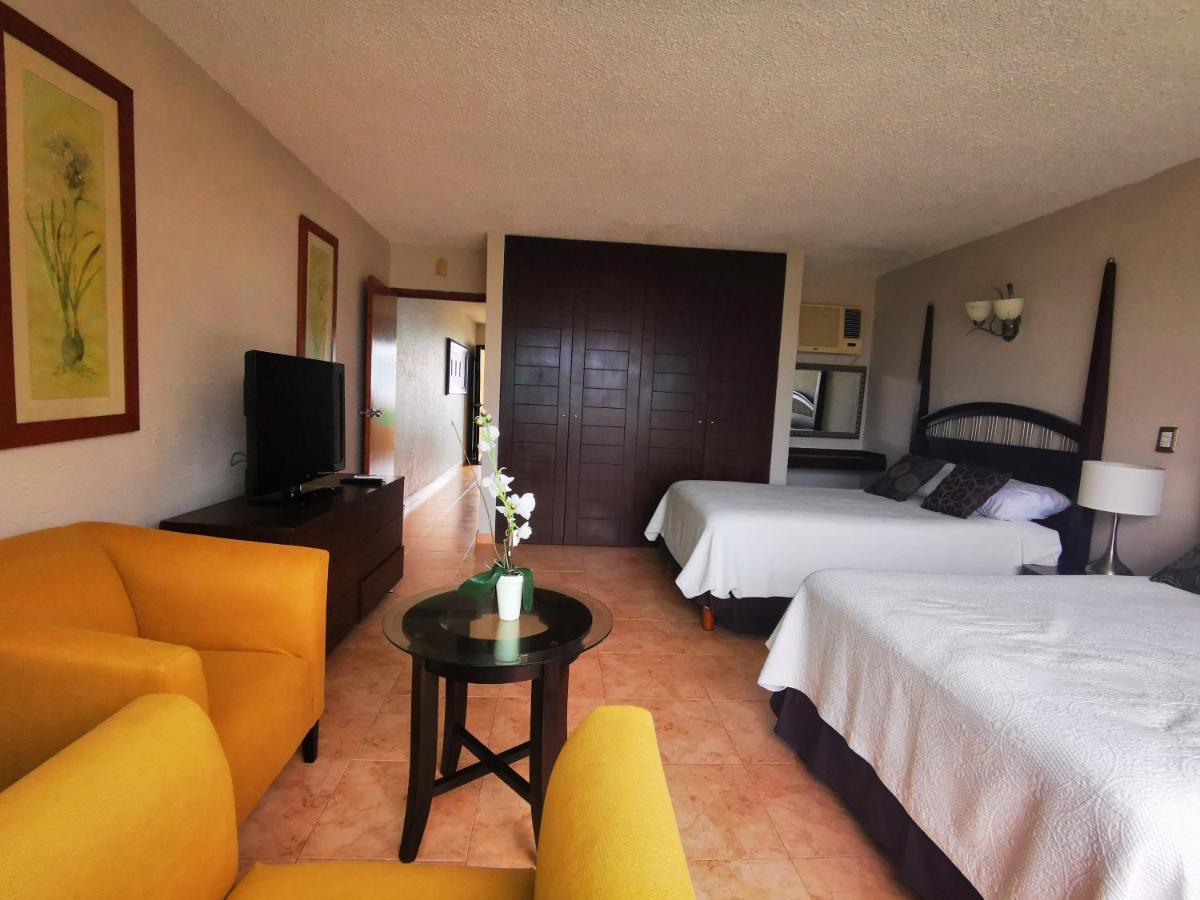 Brisas Beachfront Studios In Hotel Zone Cancún Eksteriør billede