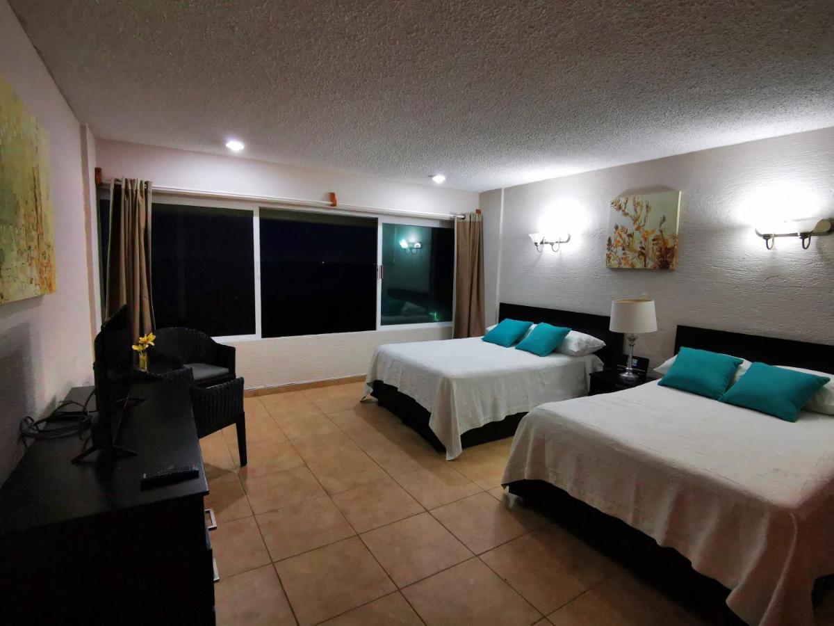 Brisas Beachfront Studios In Hotel Zone Cancún Eksteriør billede