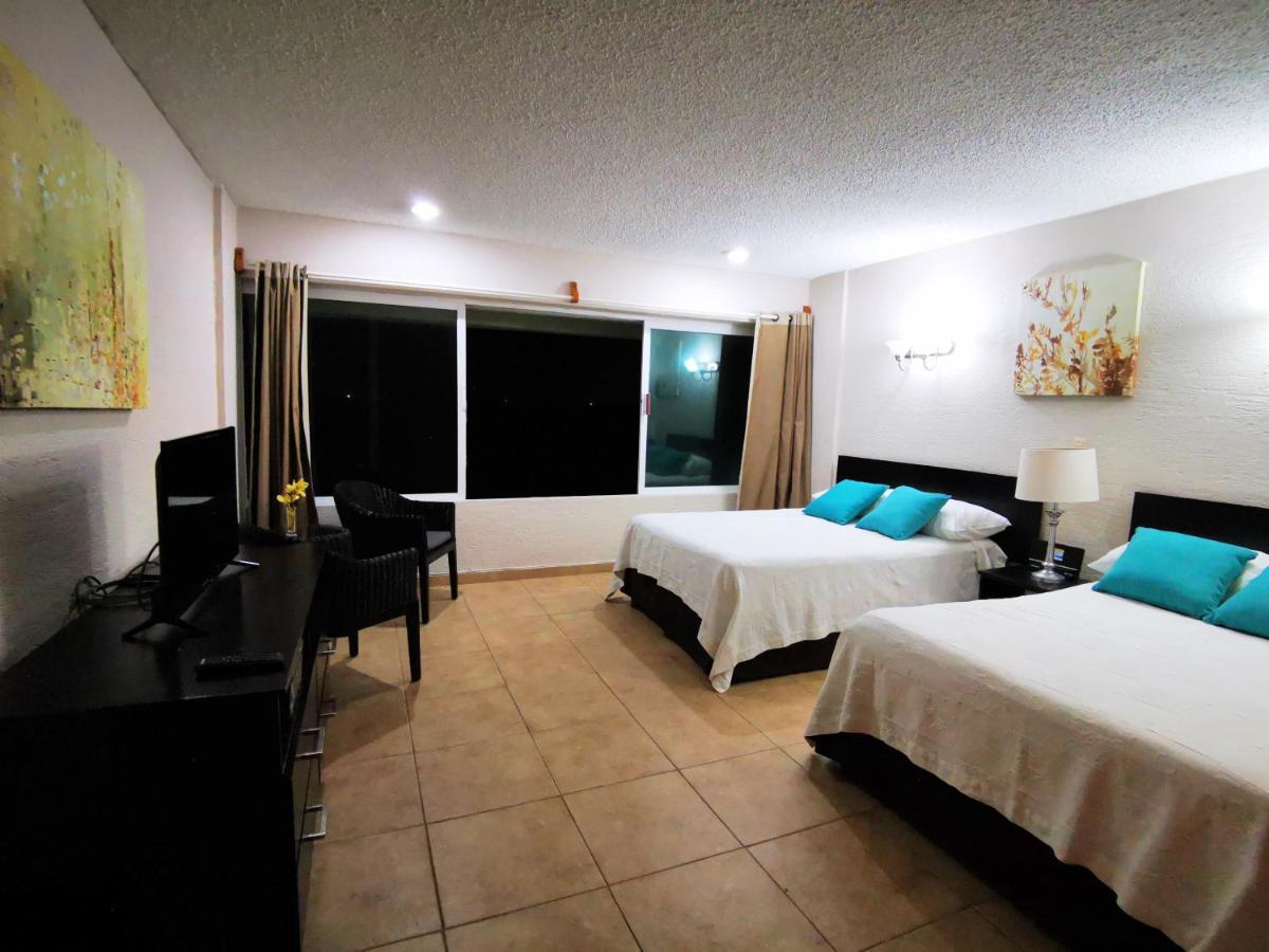 Brisas Beachfront Studios In Hotel Zone Cancún Eksteriør billede