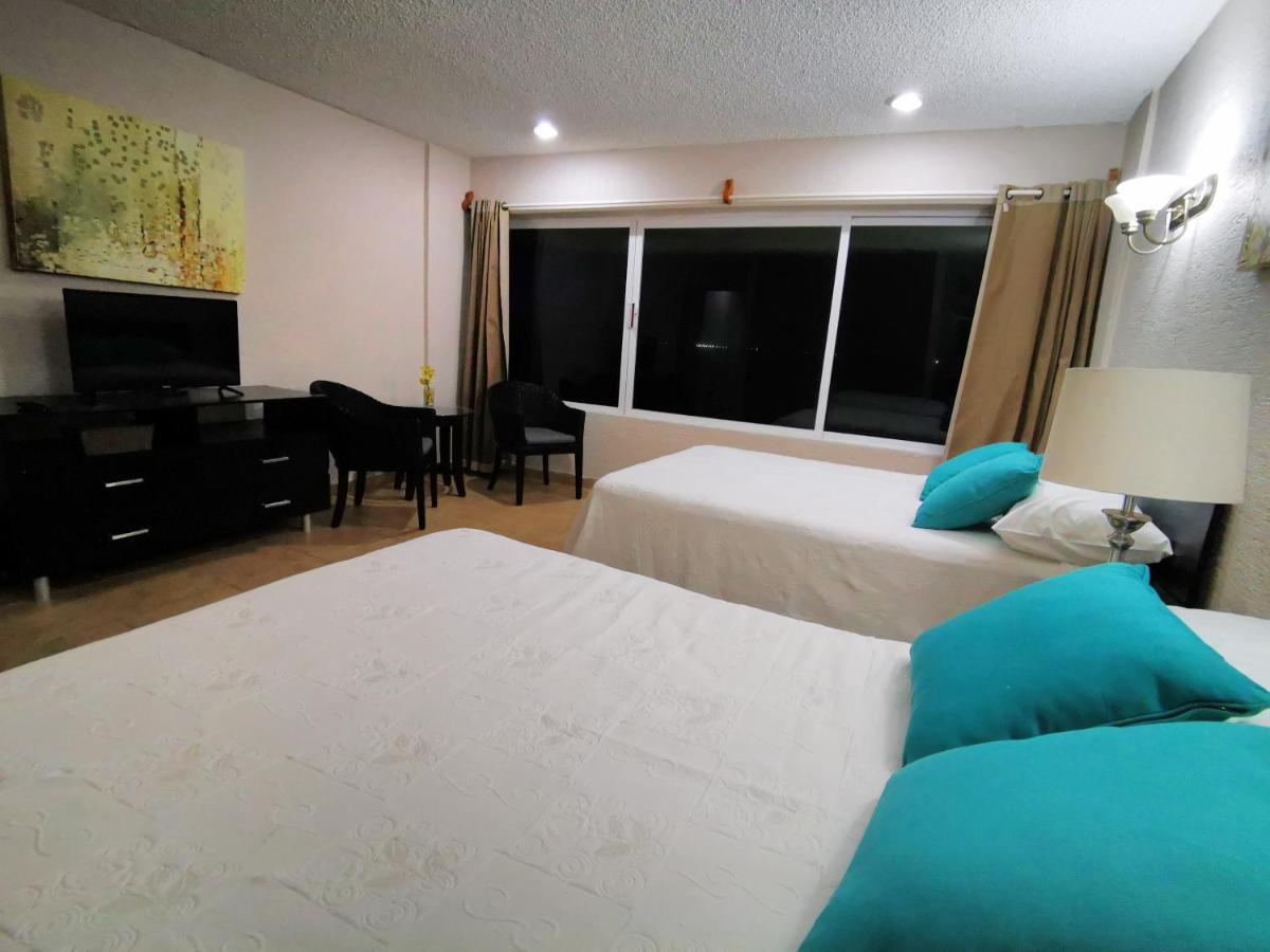 Brisas Beachfront Studios In Hotel Zone Cancún Eksteriør billede