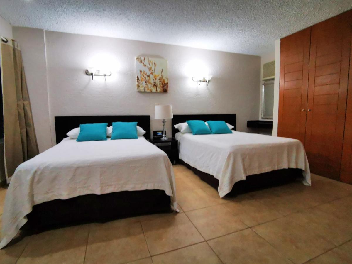 Brisas Beachfront Studios In Hotel Zone Cancún Eksteriør billede